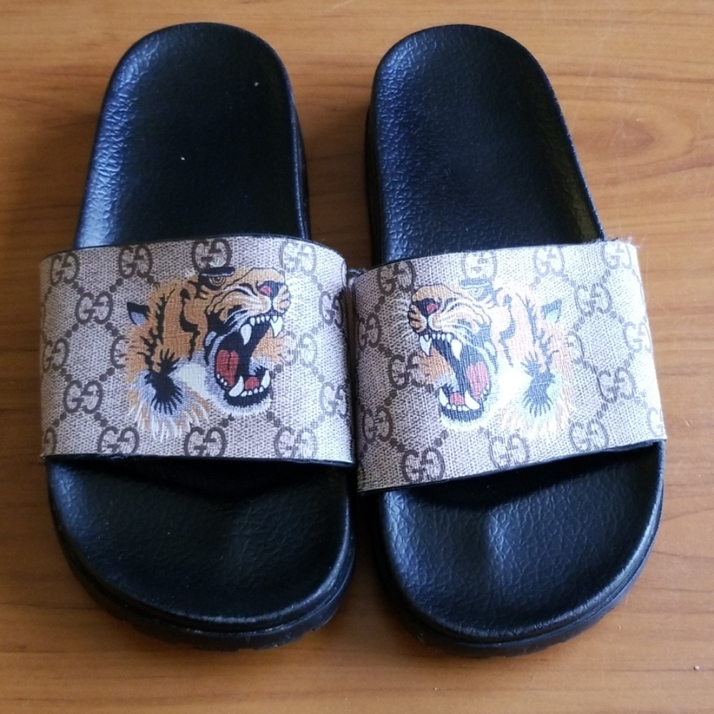 Gucci tiger slides